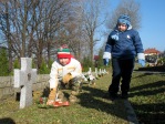 Dzieci z zerwki odwiedzaj cmentarz w Rymanowie - fot. A. Szul ::  18